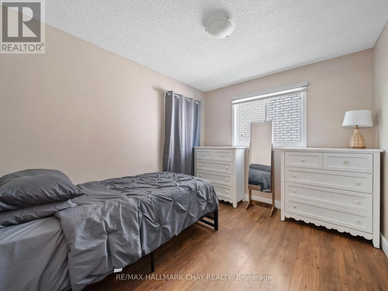 7 ASSINIBOINE DRIVE