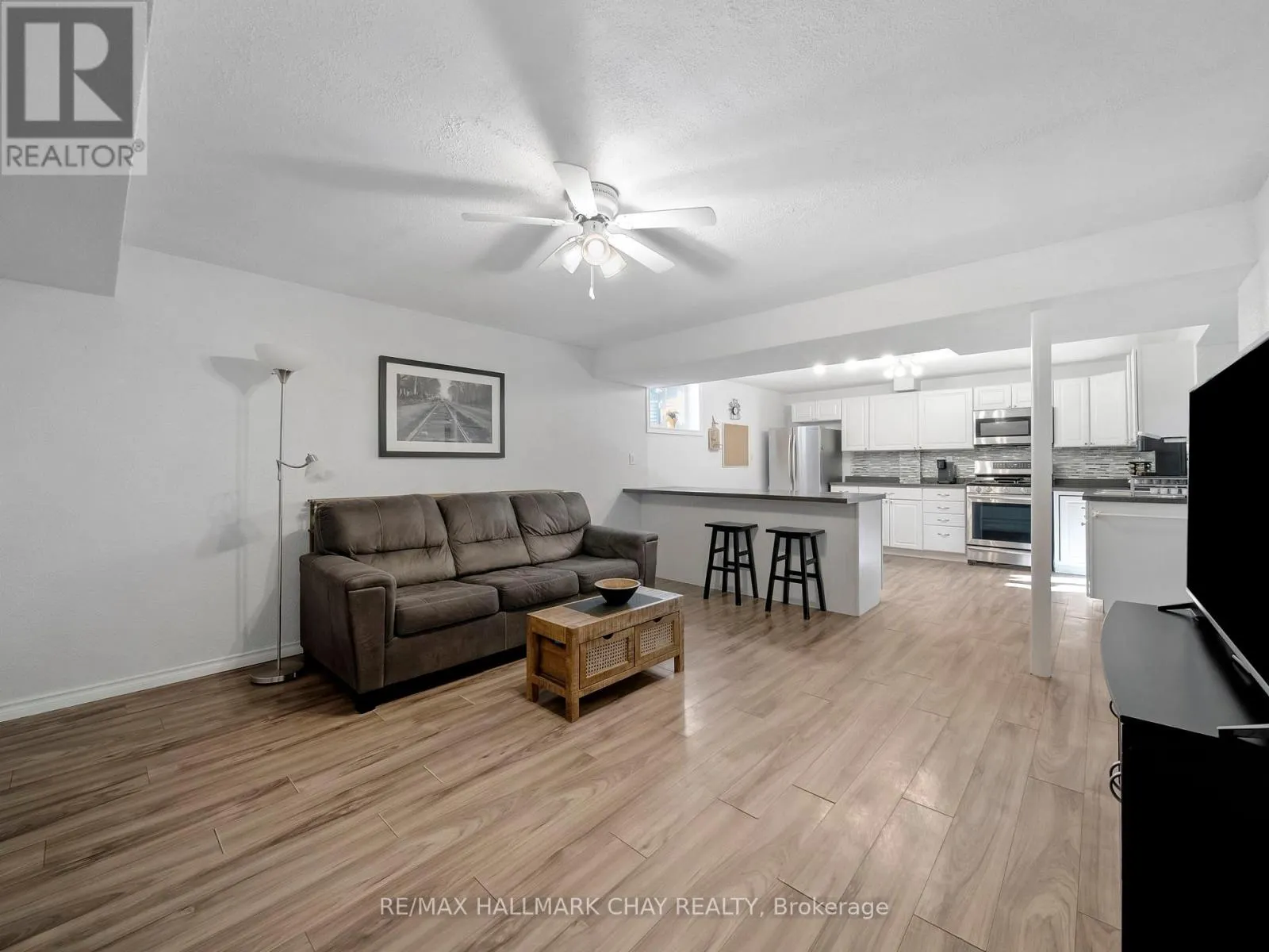 7 ASSINIBOINE DRIVE