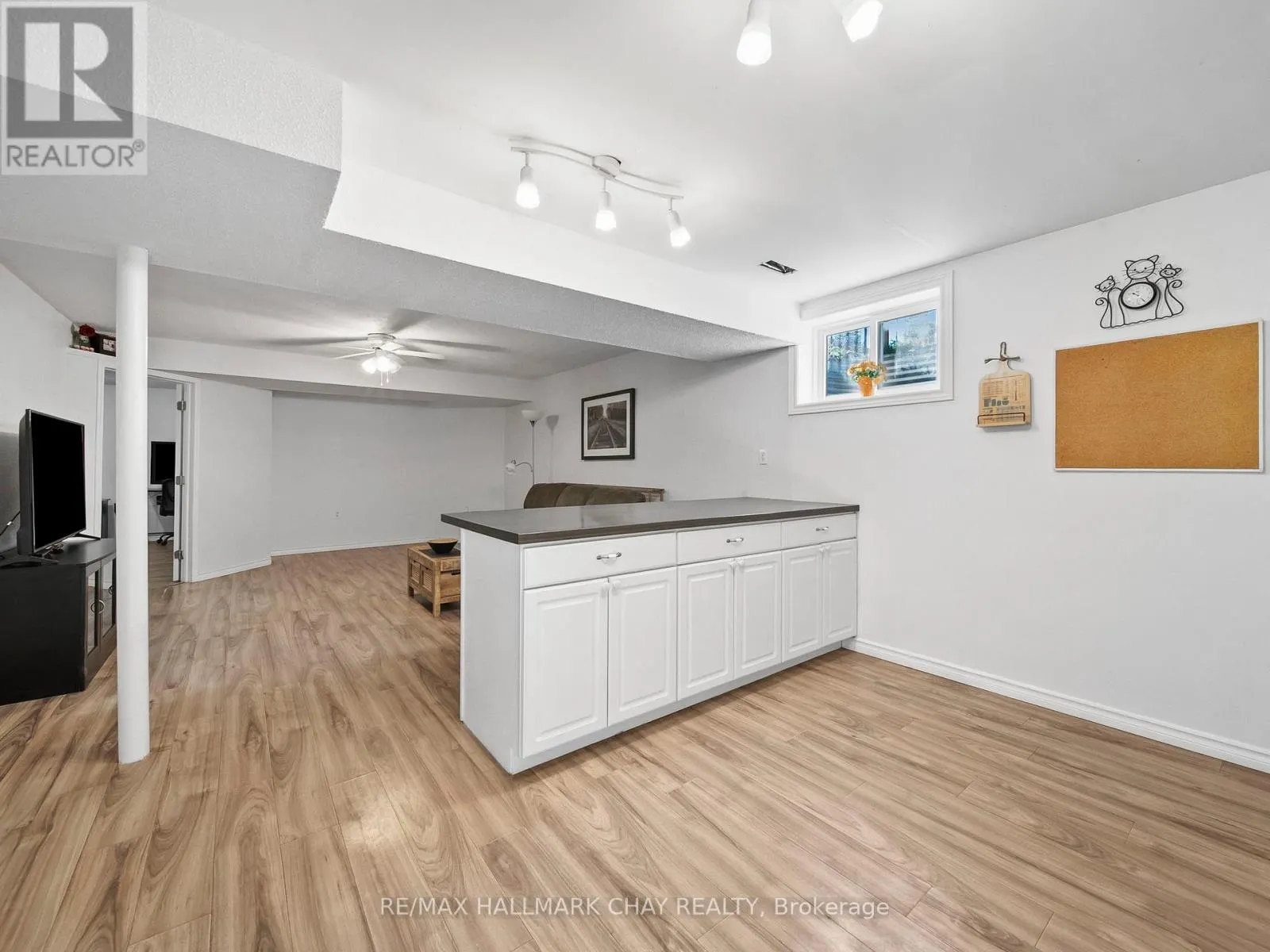 7 ASSINIBOINE DRIVE