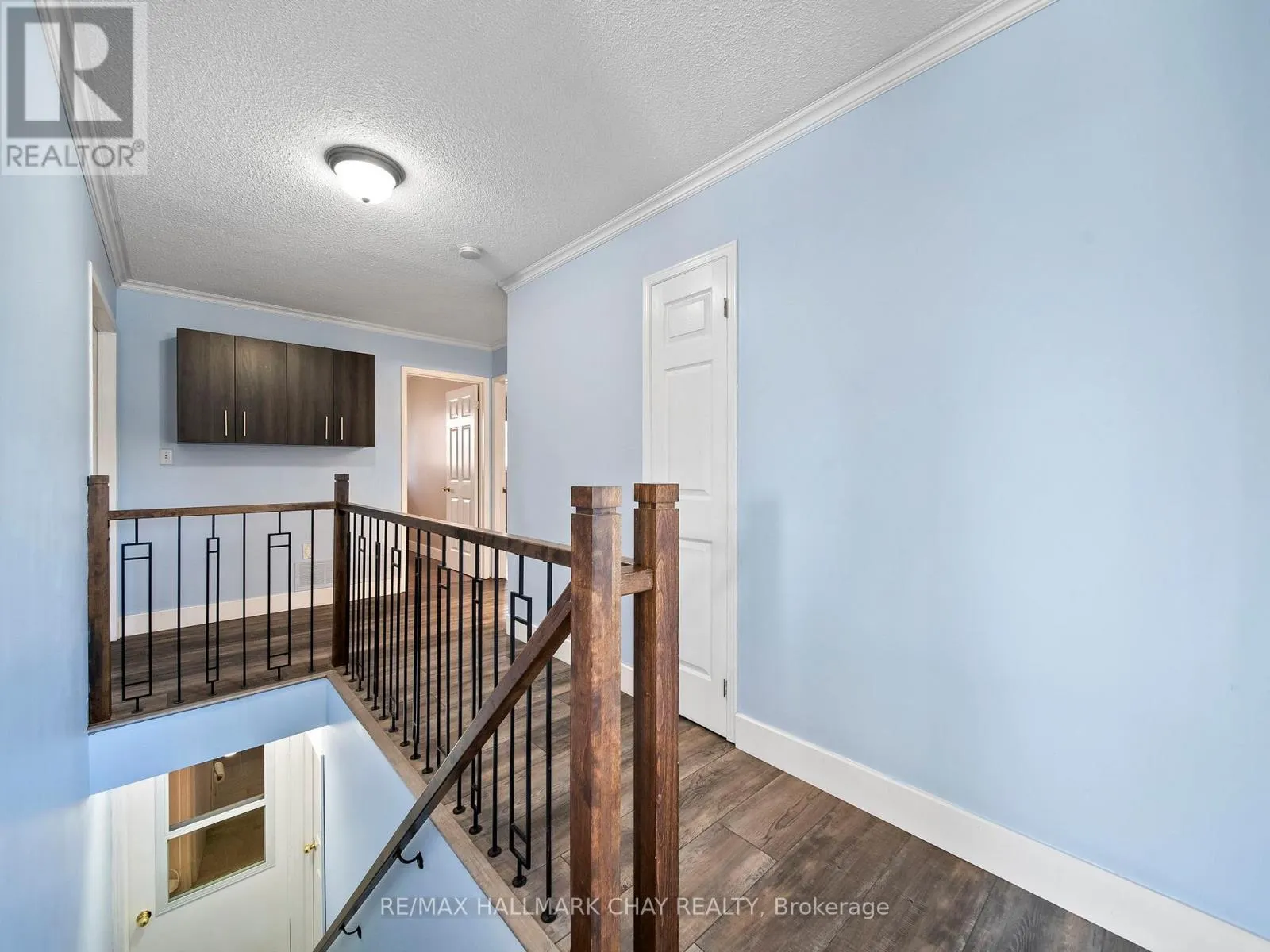 7 ASSINIBOINE DRIVE