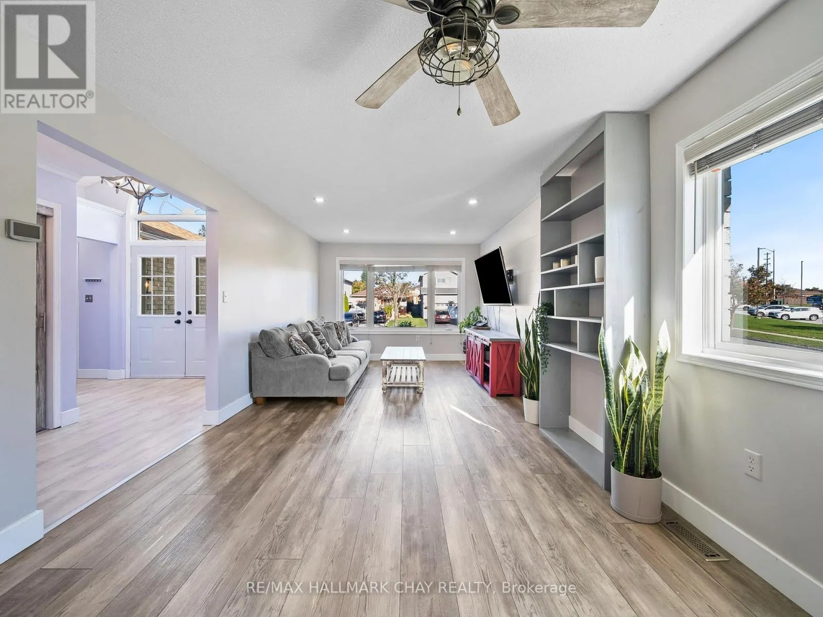 7 ASSINIBOINE DRIVE