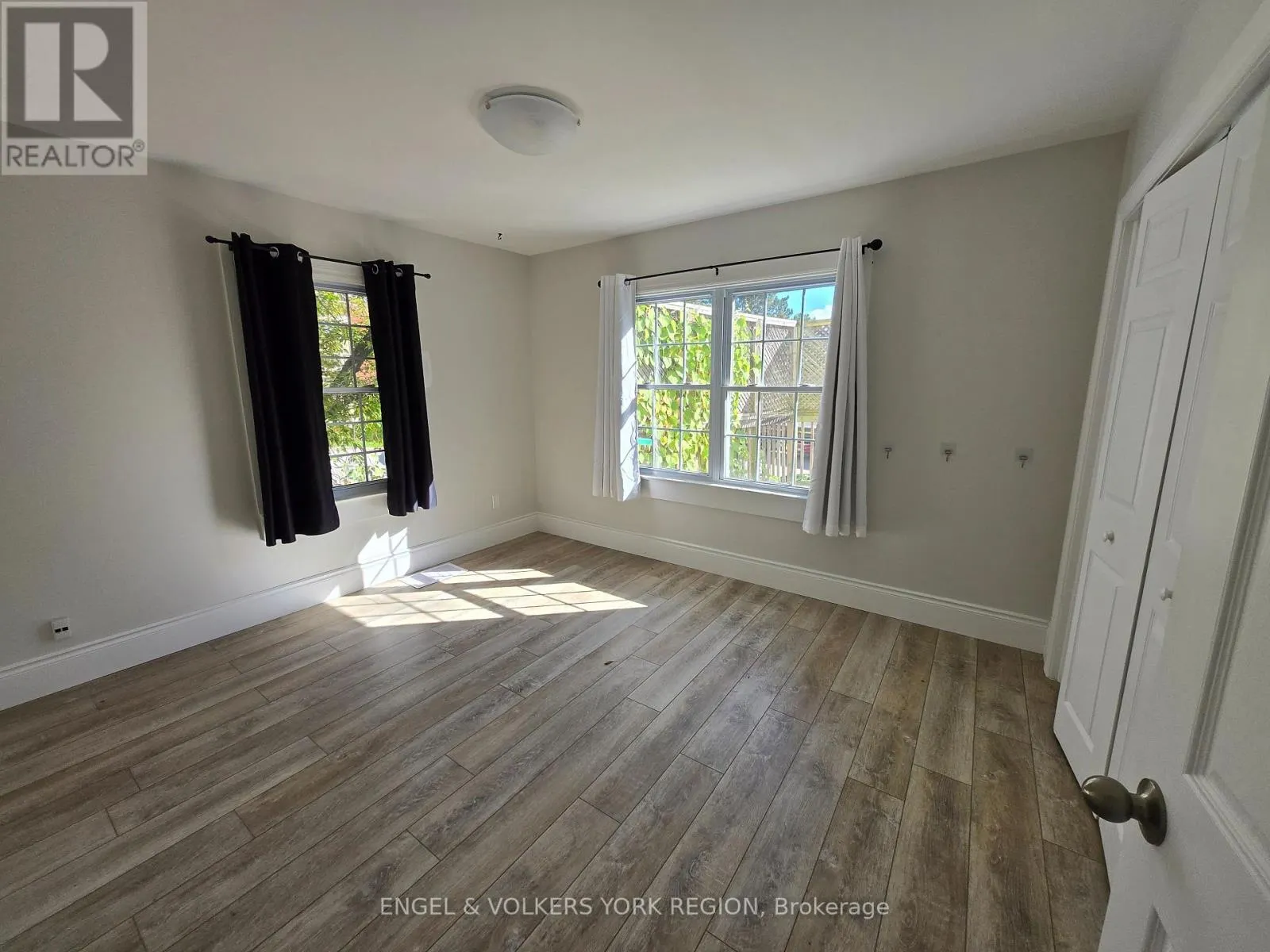 1 - 279 BLAKE STREET