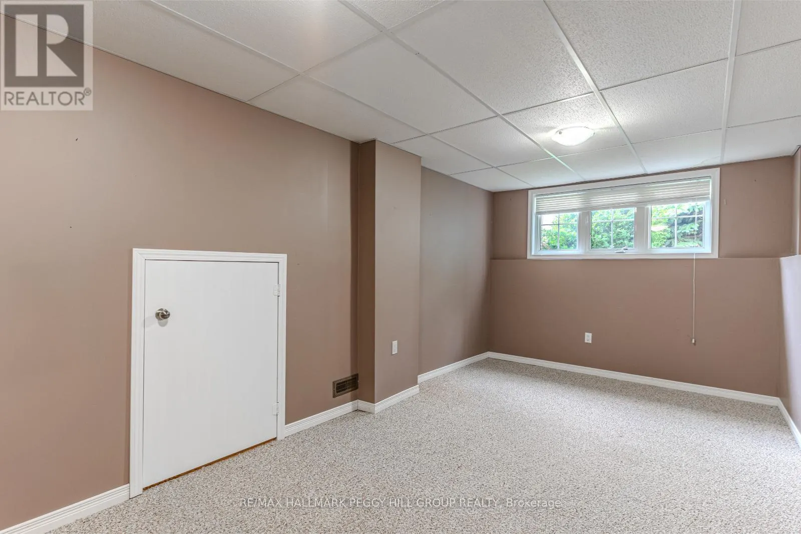 31 FAWNDALE CRESCENT