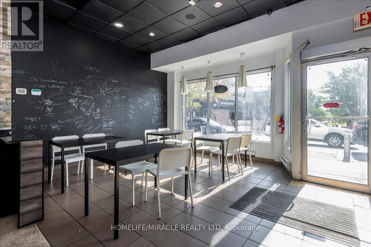 74 DUNLOP STREET E