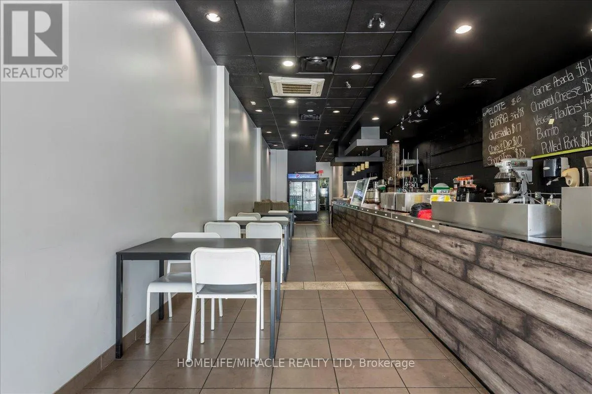 74 DUNLOP STREET E