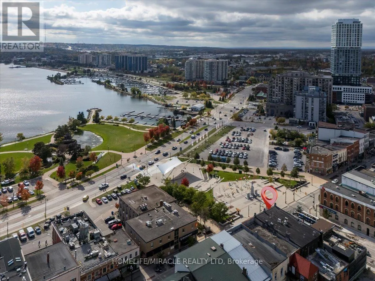 74 DUNLOP STREET E