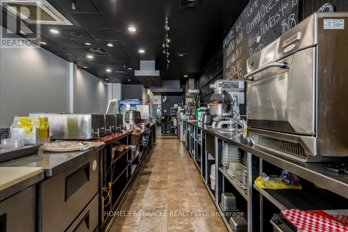 74 DUNLOP STREET E