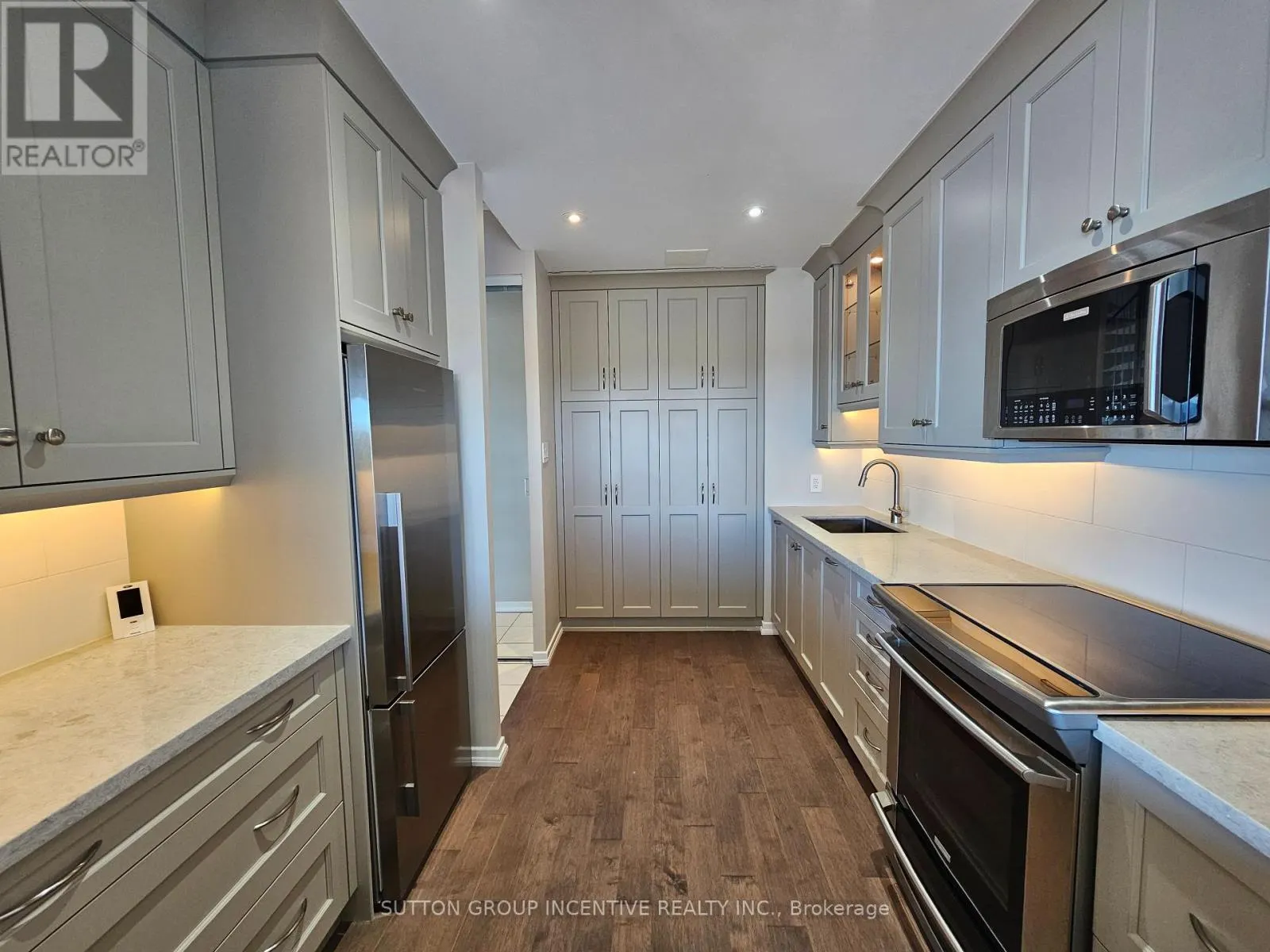 PH-1503 - 181 COLLIER STREET