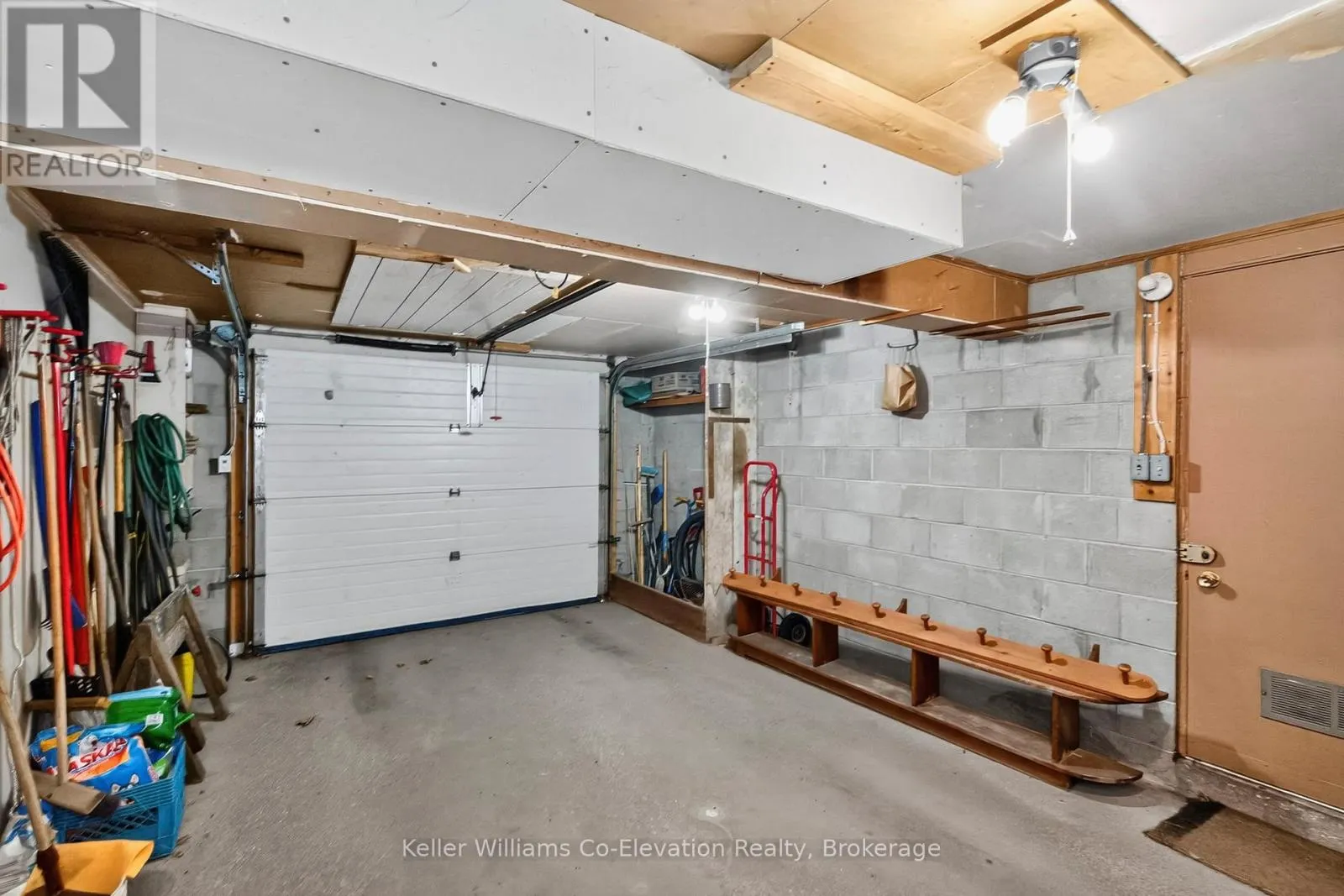 816 PORTAGE PARK LANE