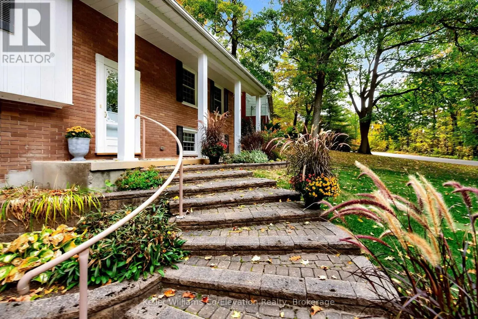 816 PORTAGE PARK LANE
