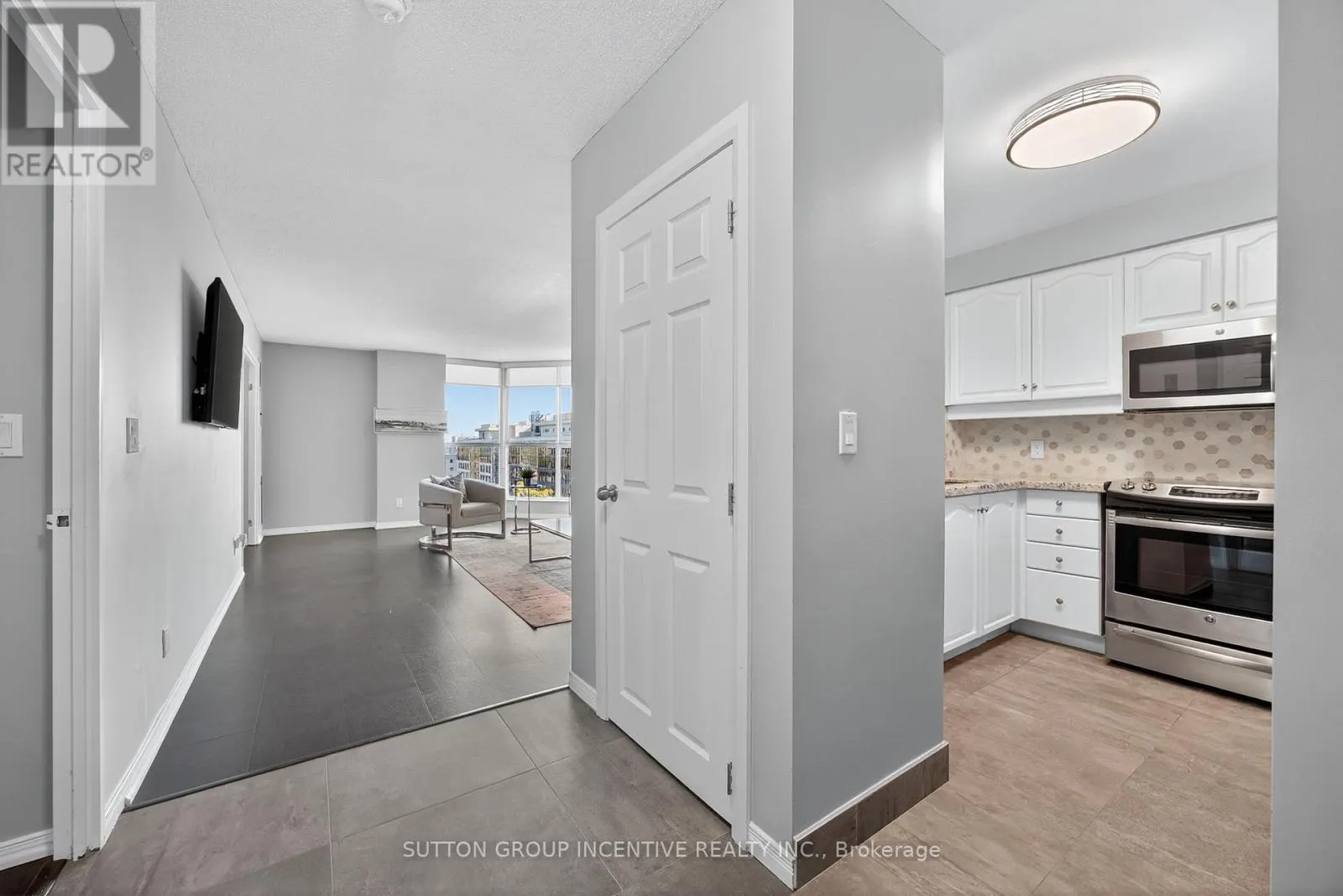 908 - 150 DUNLOP STREET E