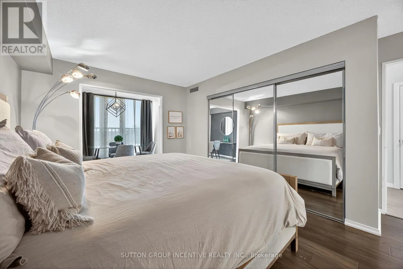 908 - 150 DUNLOP STREET E