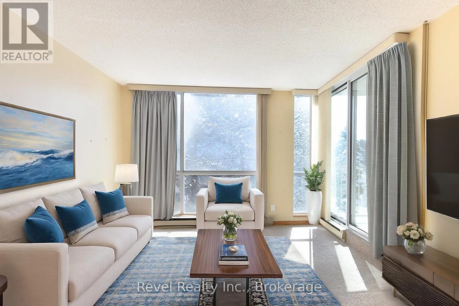 305 - 24 RAMBLINGS WAY, #305