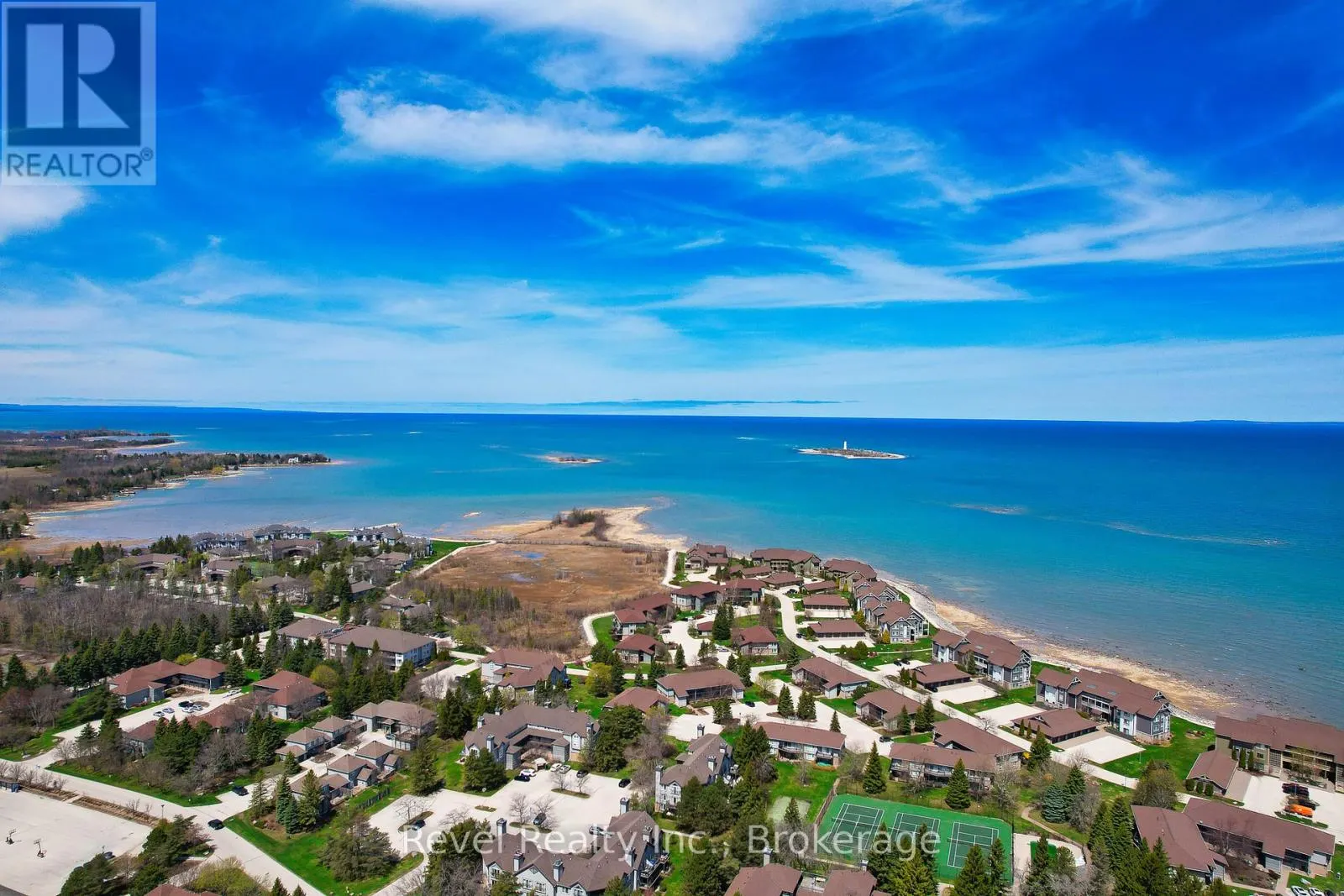 305 - 24 RAMBLINGS WAY, #305