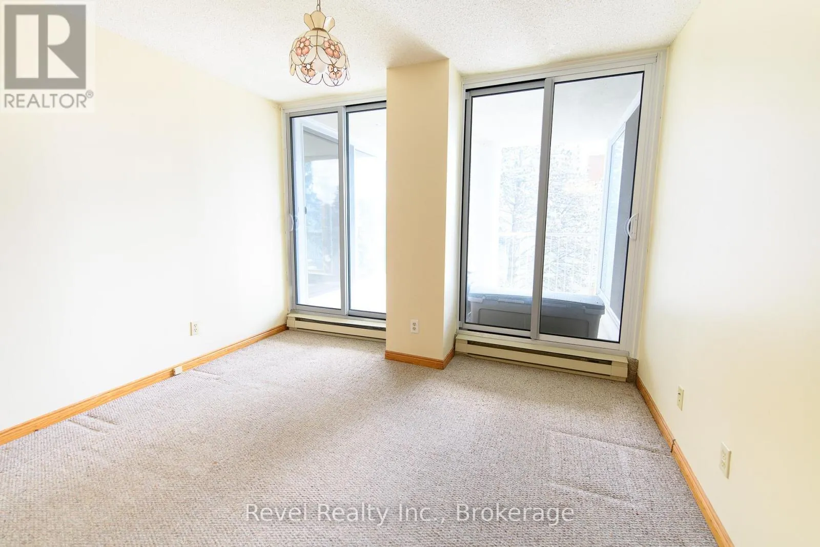 305 - 24 RAMBLINGS WAY, #305