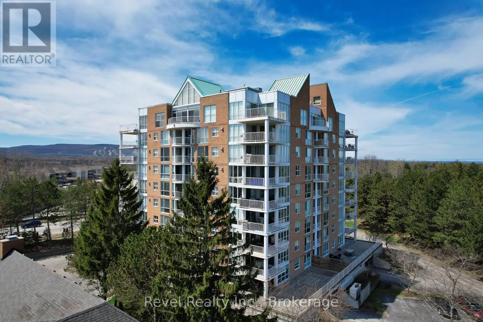 305 - 24 RAMBLINGS WAY, #305