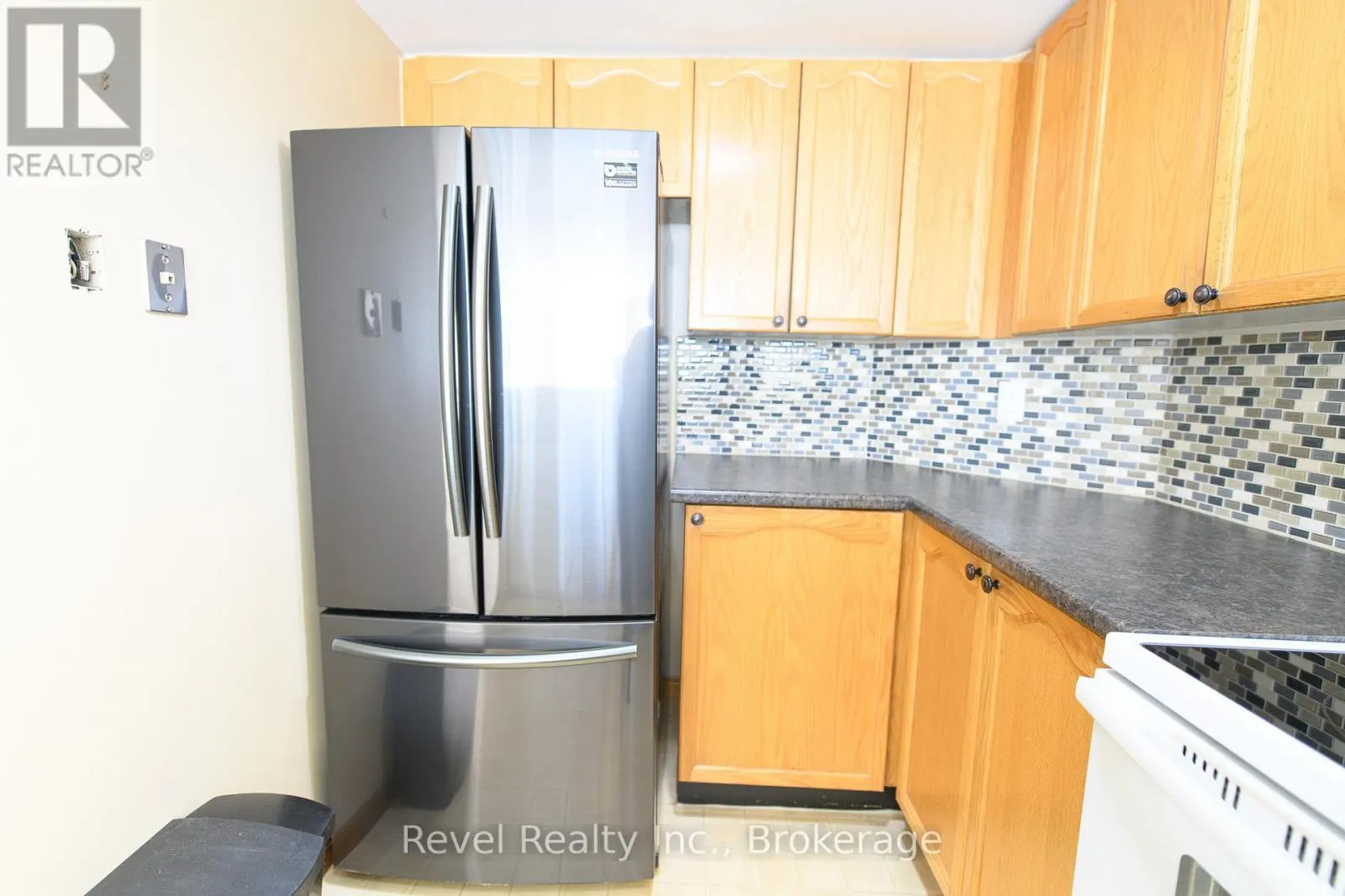 305 - 24 RAMBLINGS WAY, #305