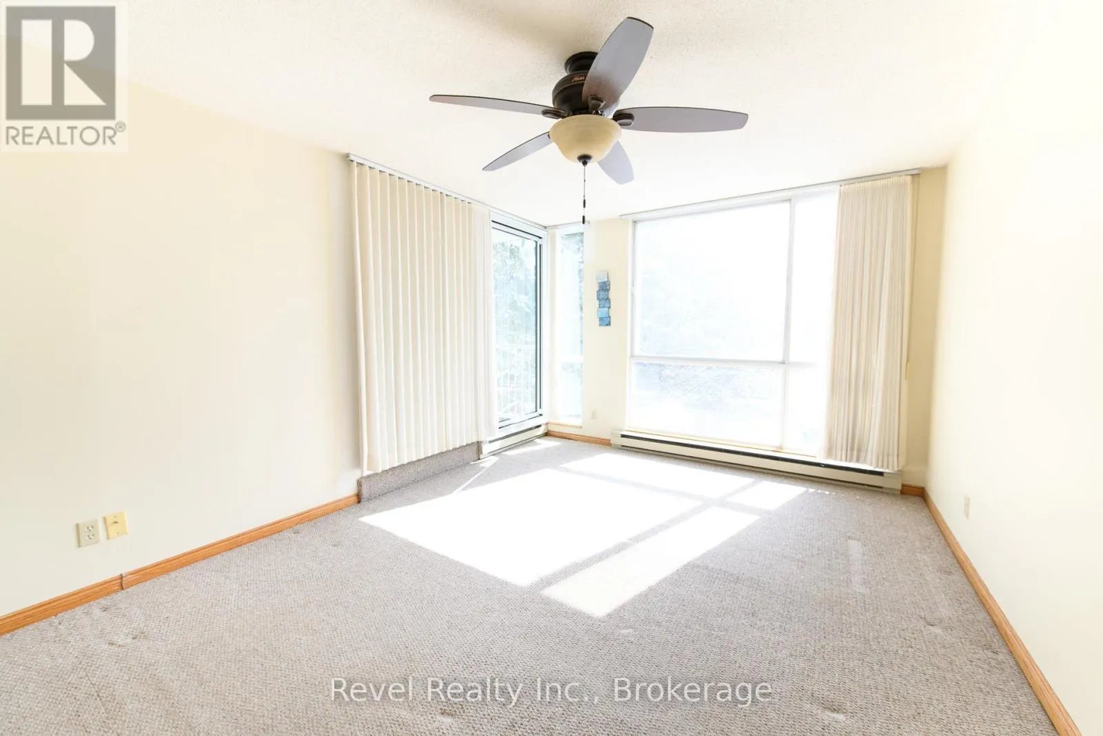 305 - 24 RAMBLINGS WAY, #305