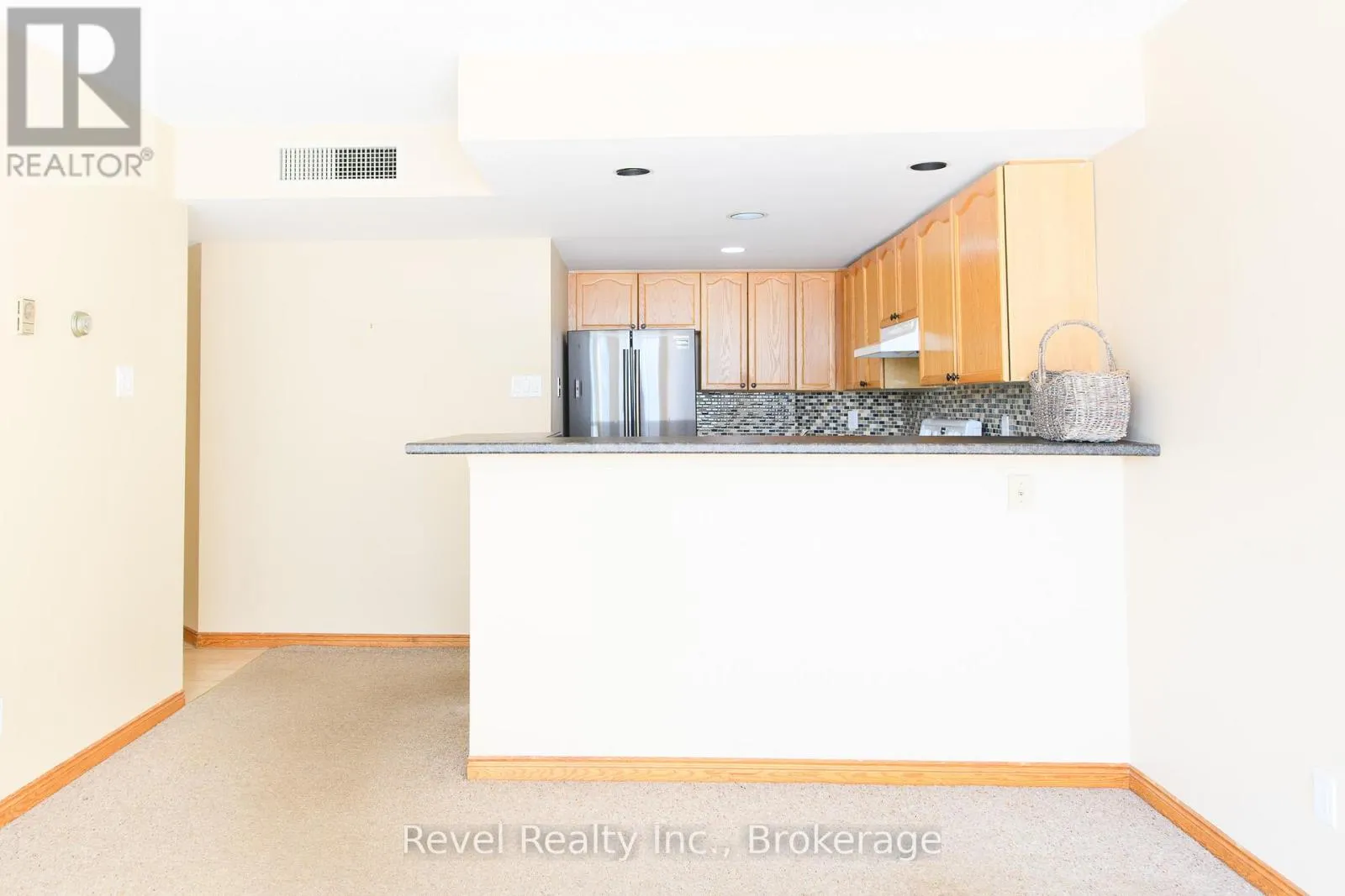 305 - 24 RAMBLINGS WAY, #305