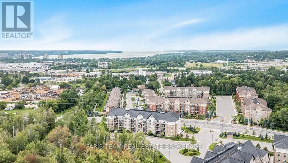 210 - 40 FERNDALE DRIVE S