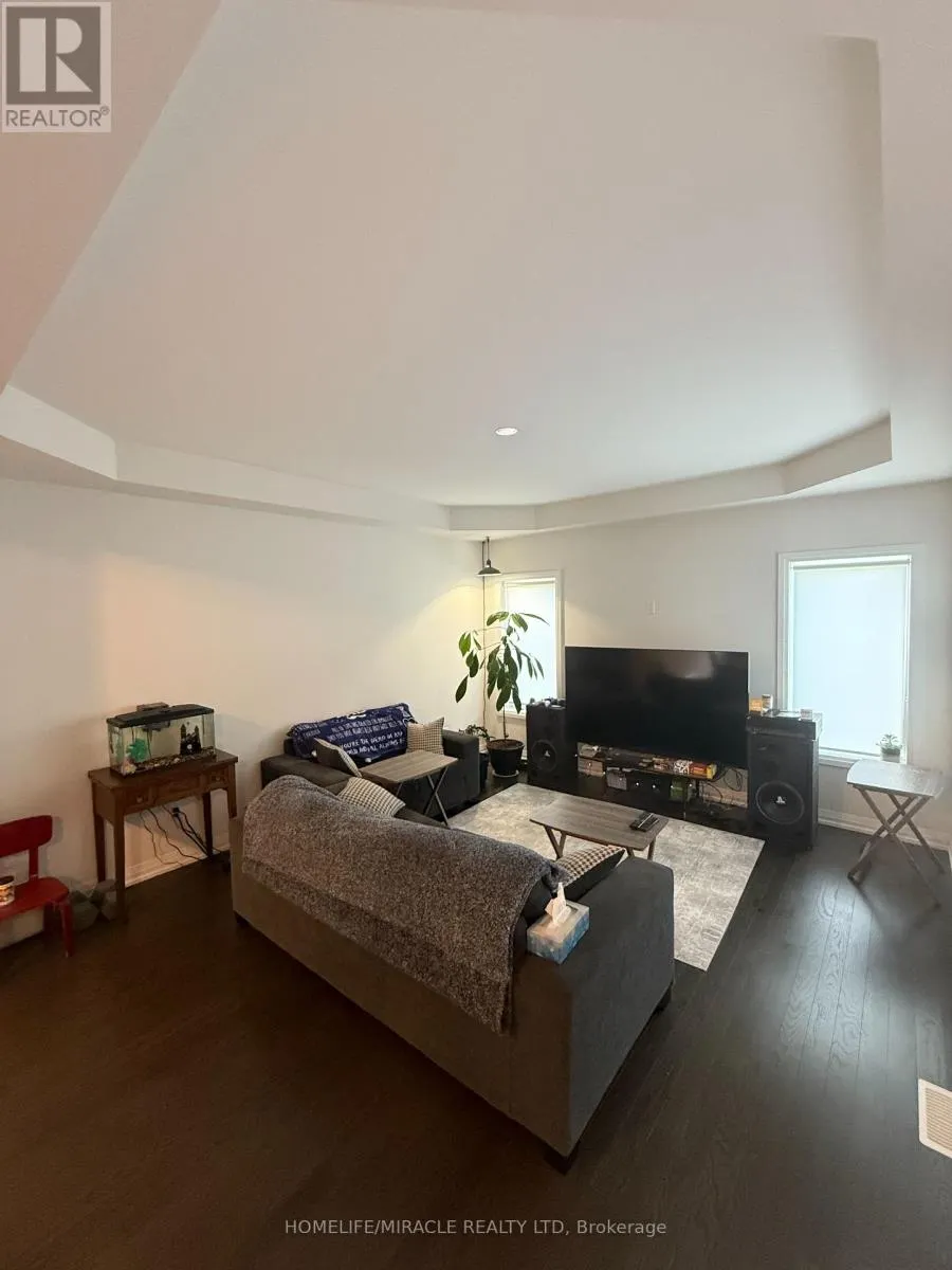 3 FEDERICA CRESCENT