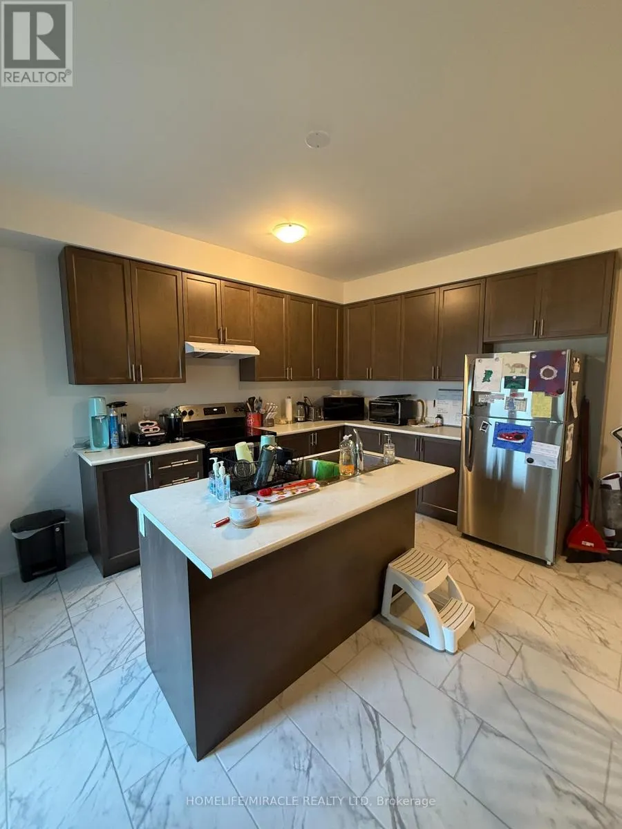 3 FEDERICA CRESCENT