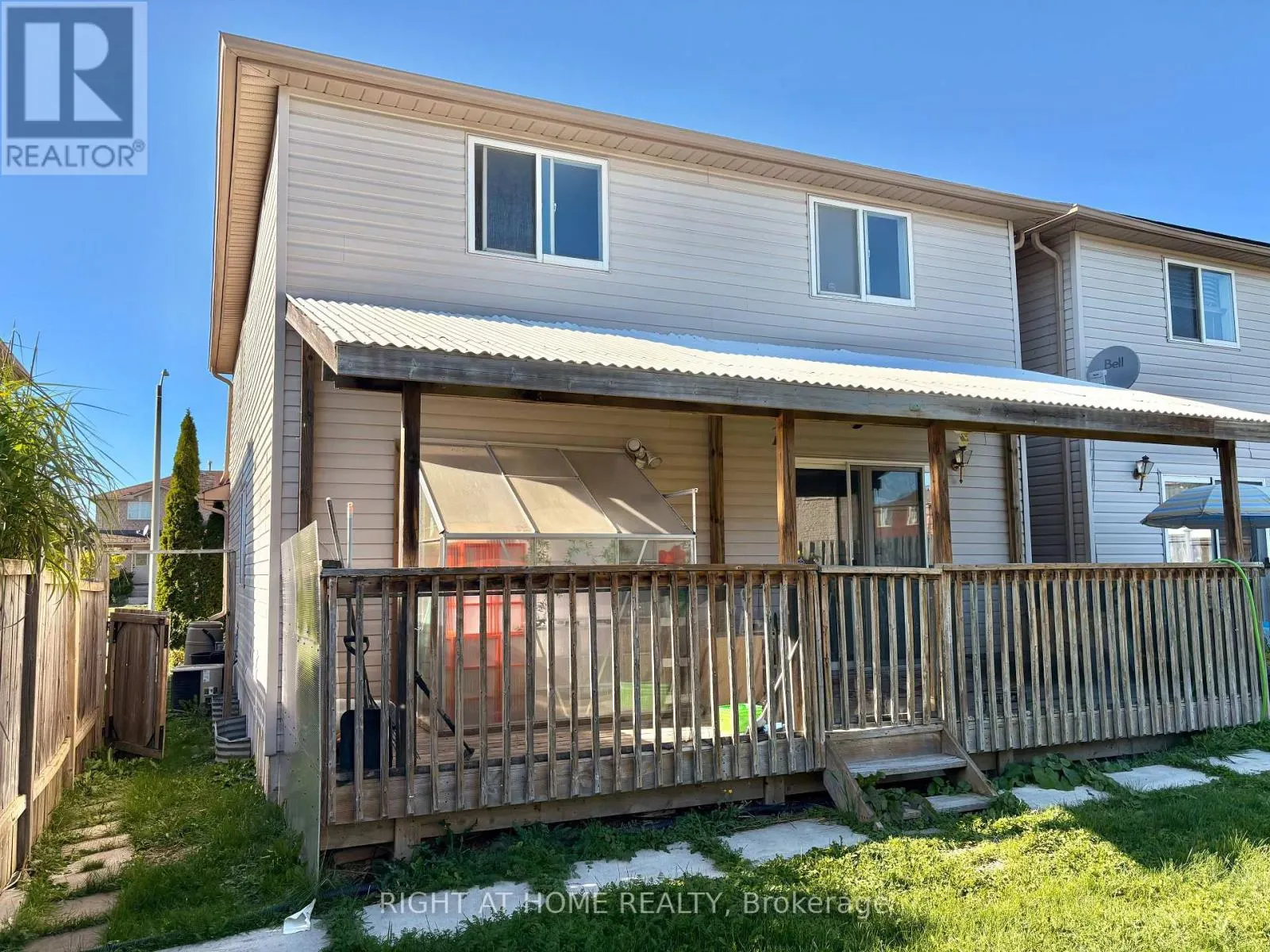 33 RAYMOND CRESCENT