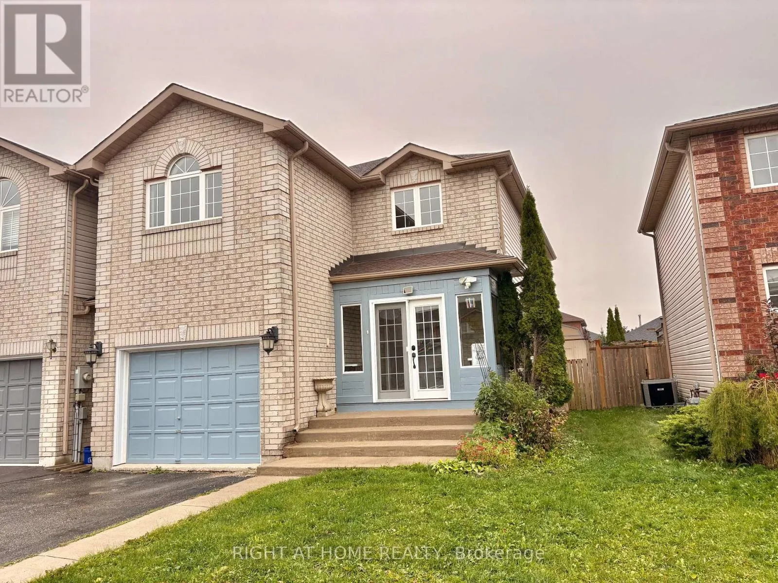 33 RAYMOND CRESCENT