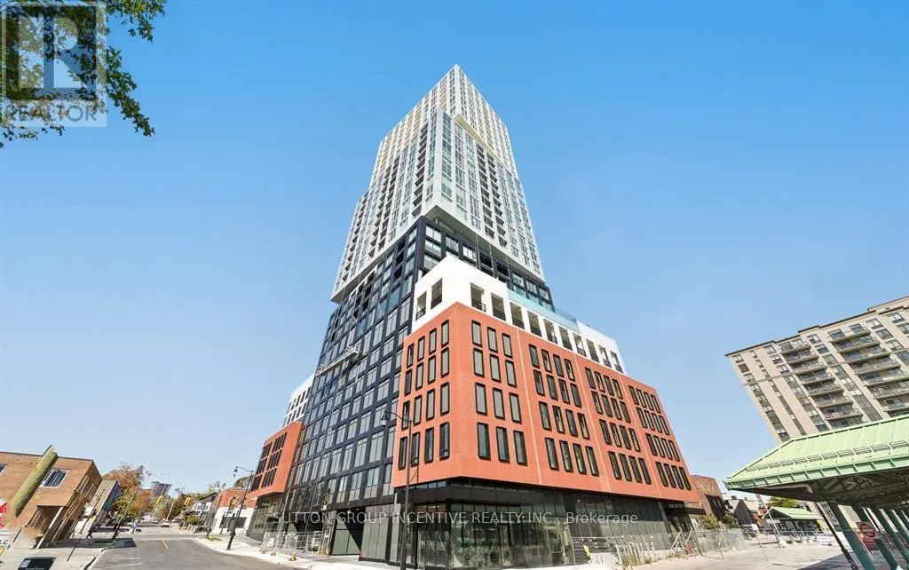 802 - 39 MARY STREET