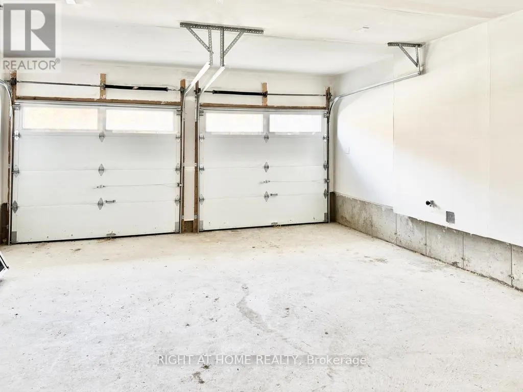 UPPER - 70 BEARBERRY ROAD