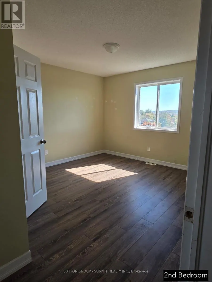 UPPER - 329 EDGEHILL DRIVE