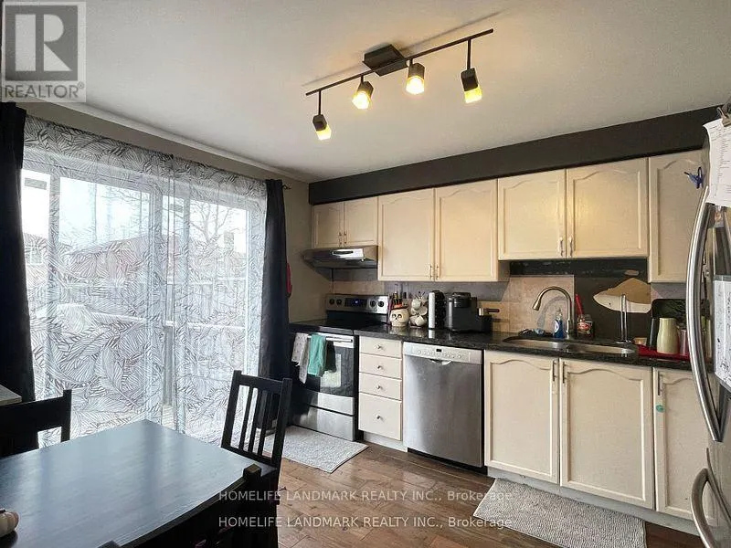 72 DUNSMORE LANE