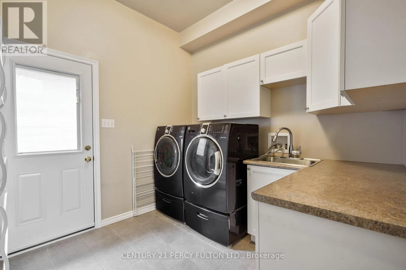 54 CITYVIEW CIRCLE