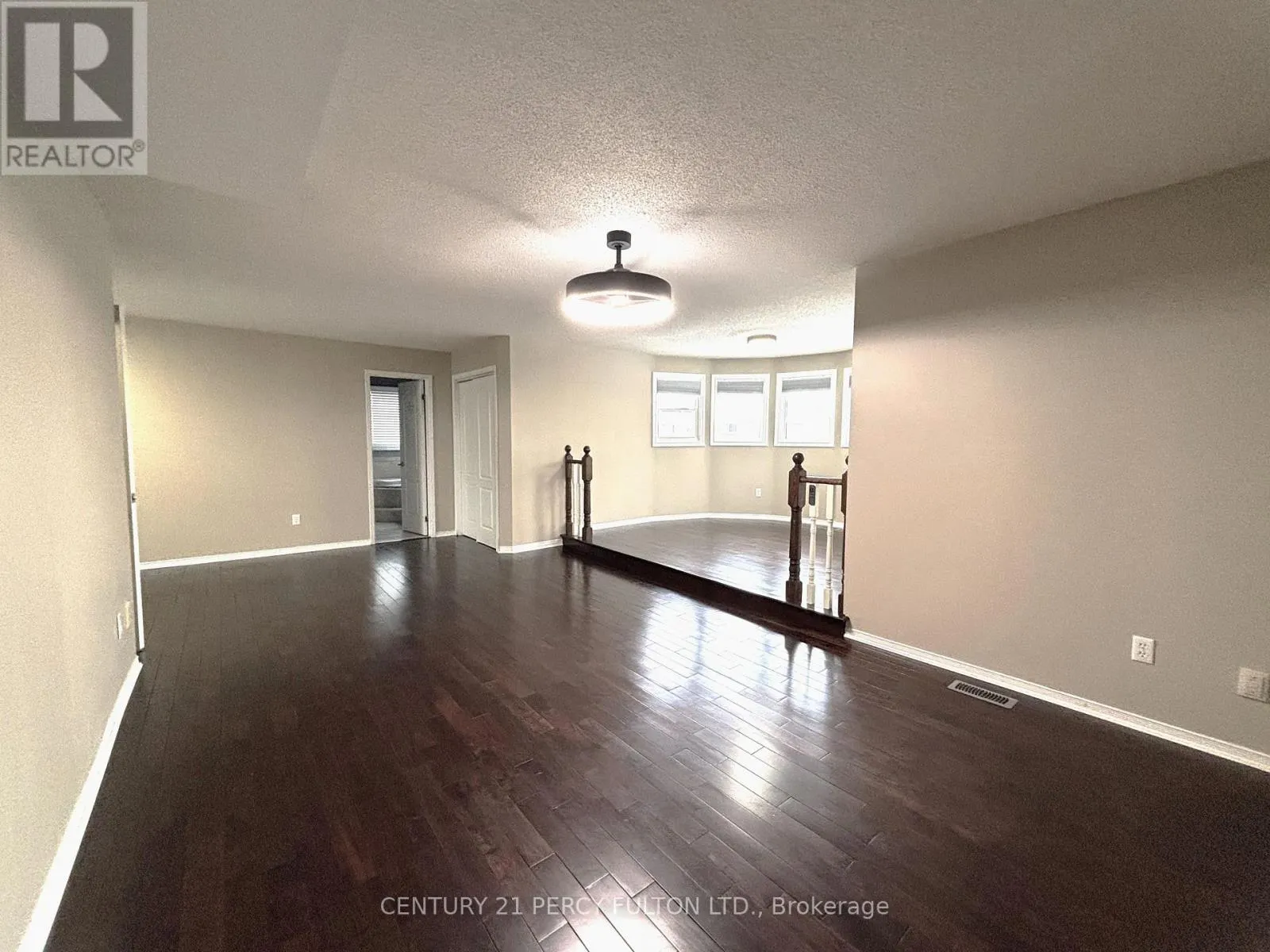 54 CITYVIEW CIRCLE