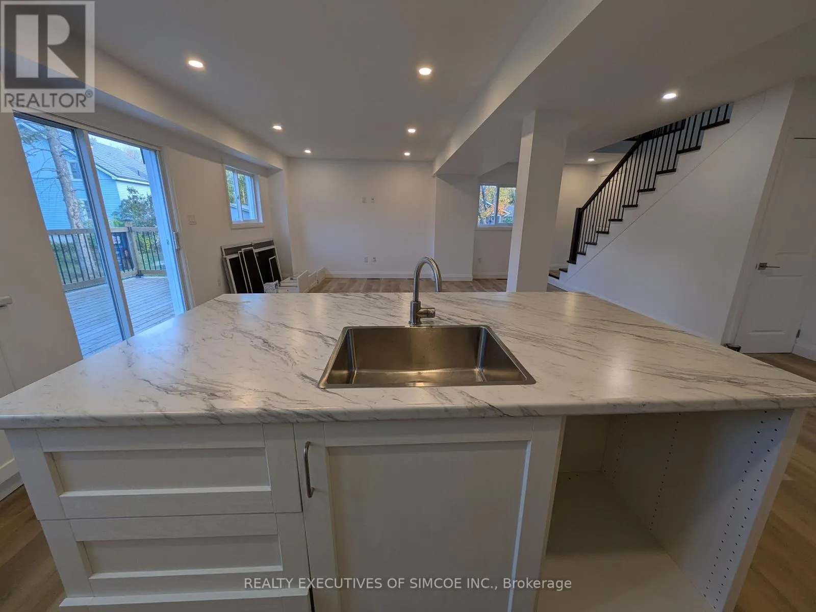 3464 BAYOU ROAD
