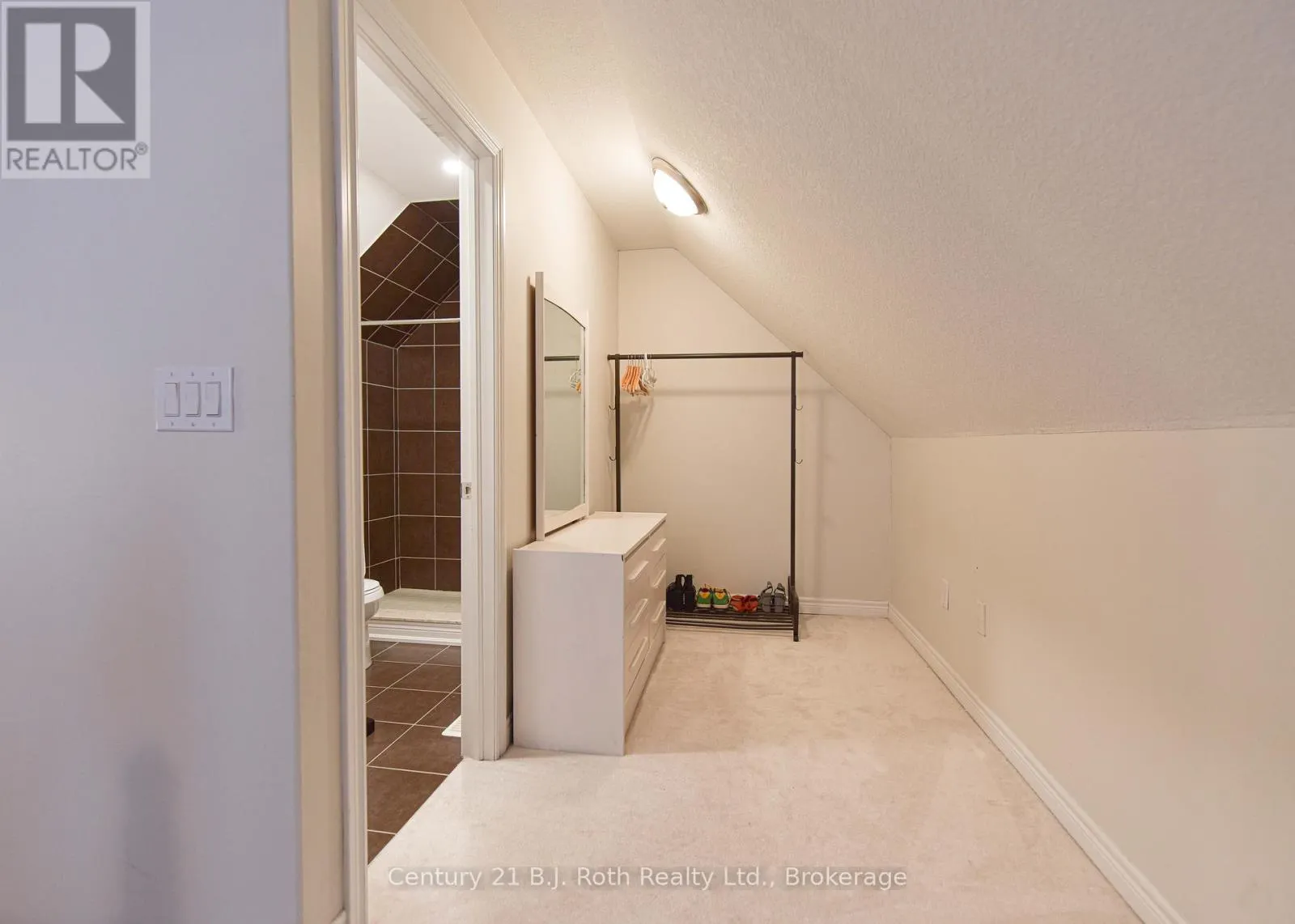 15 ISABELLA DRIVE