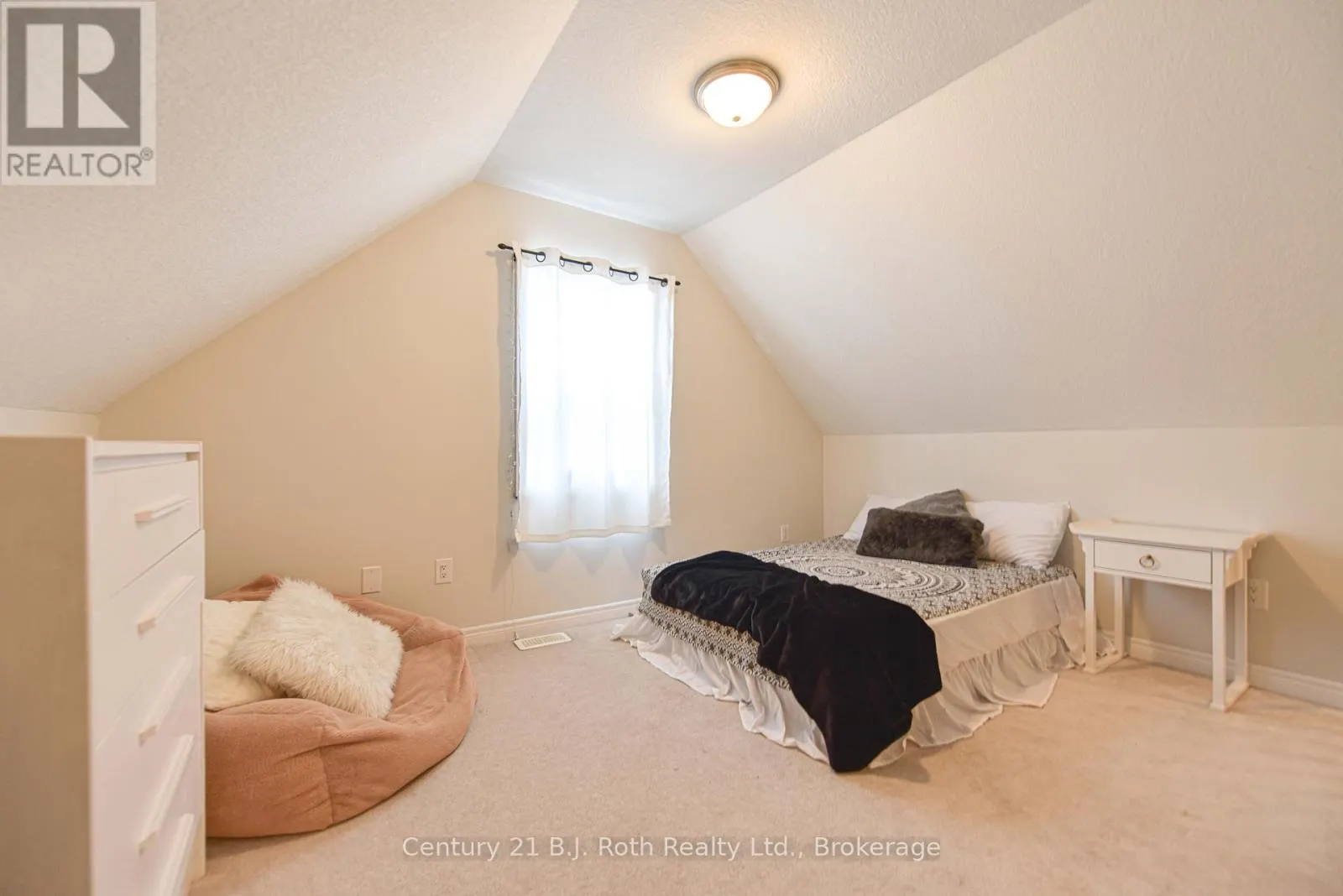 15 ISABELLA DRIVE