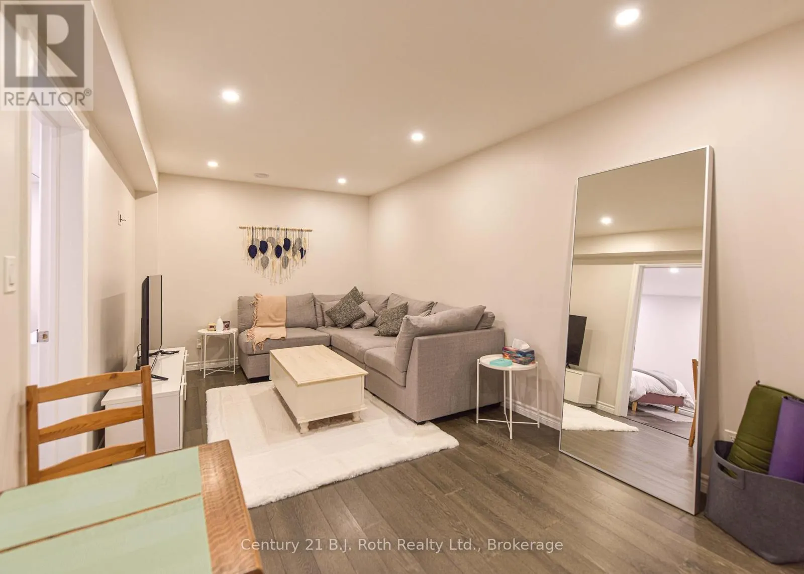 15 ISABELLA DRIVE