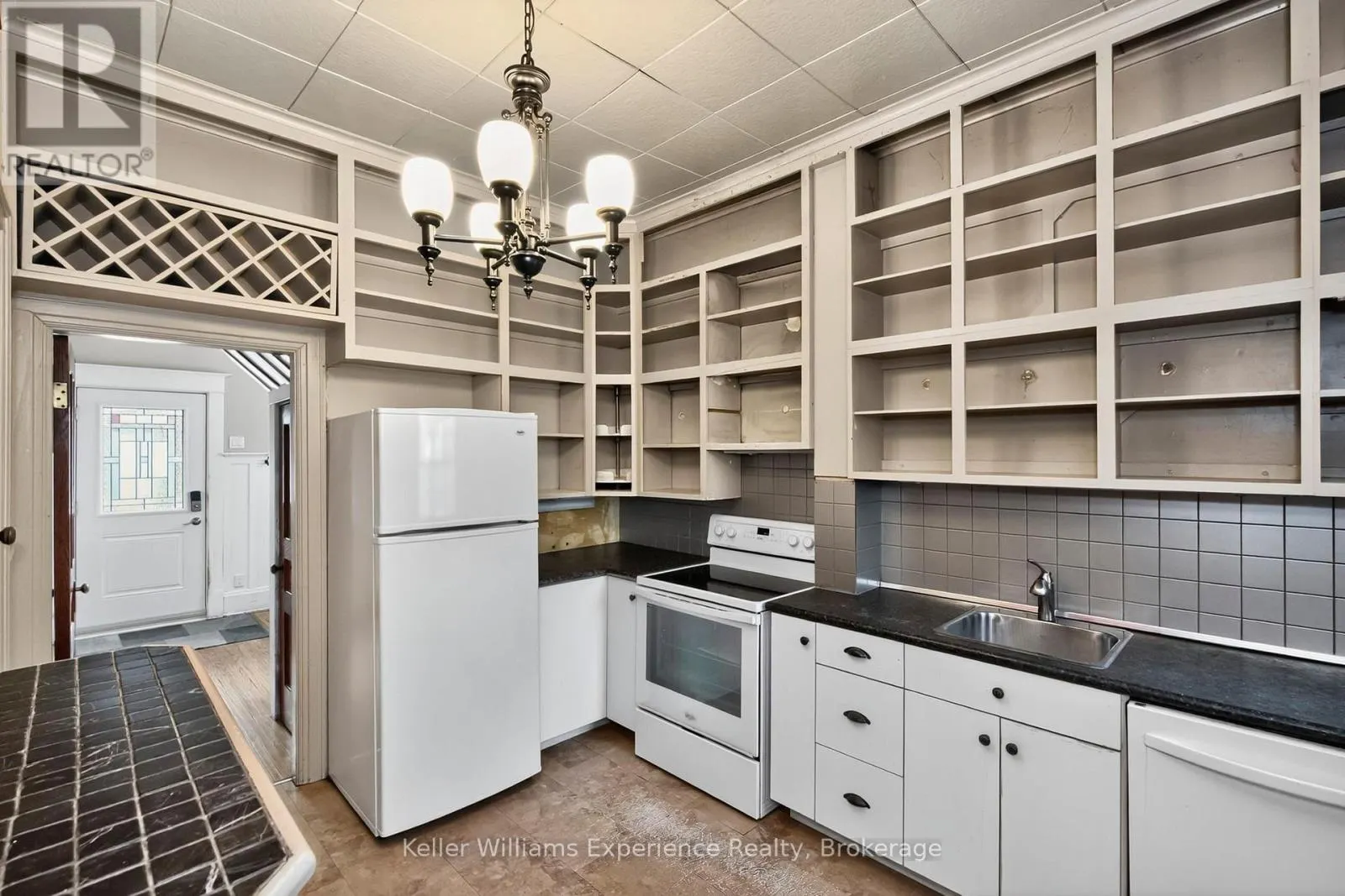 406 DOMINION AVENUE