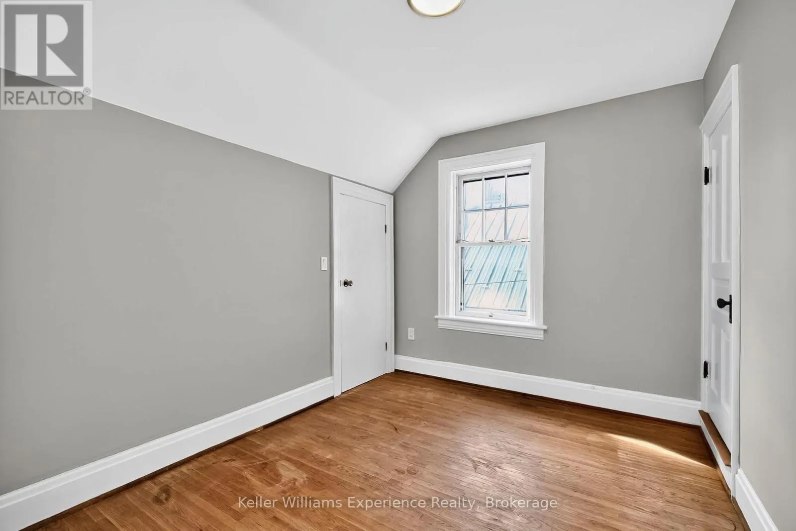 406 DOMINION AVENUE
