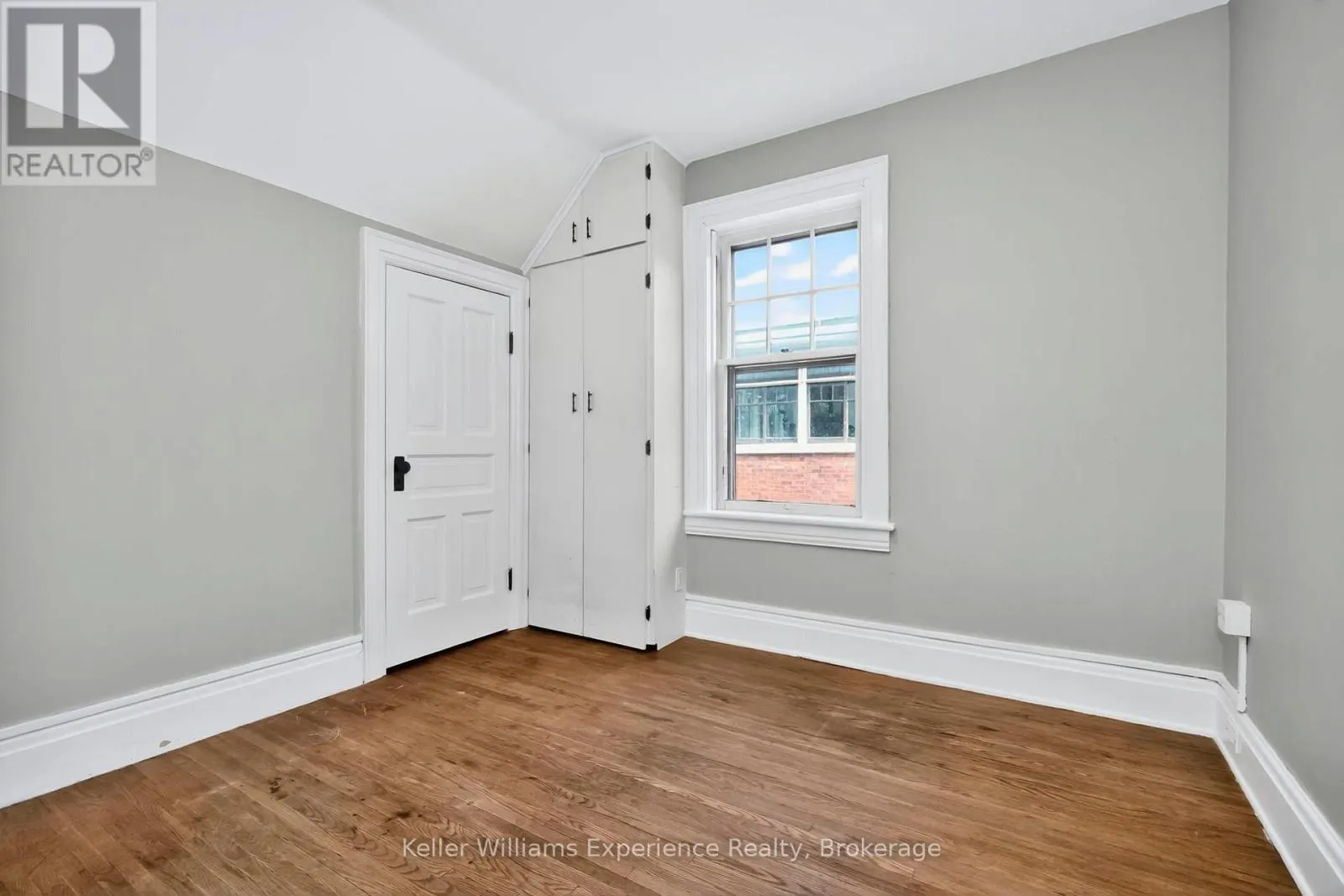 406 DOMINION AVENUE