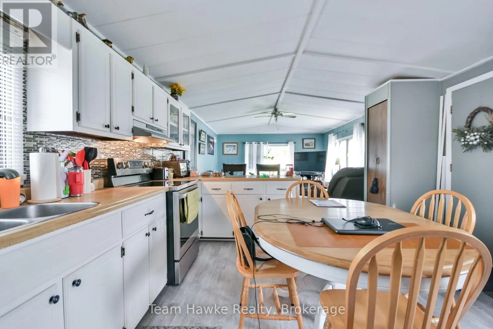 48 NORTHLAND DRIVE