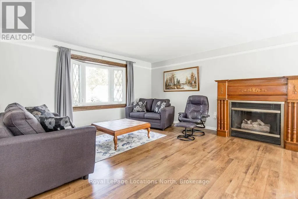677 BAYVIEW DRIVE