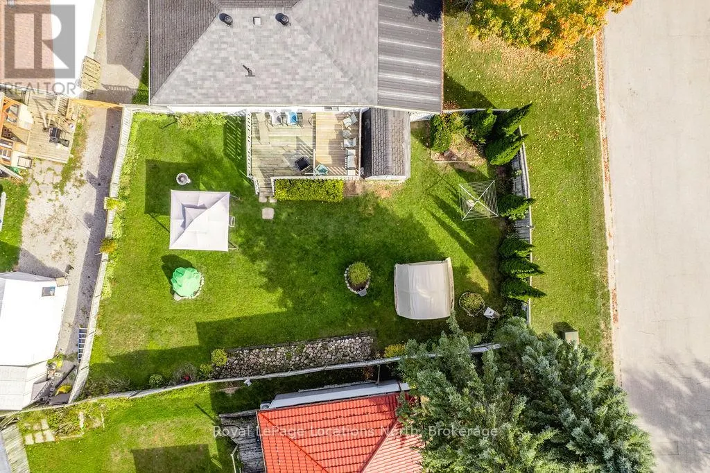 677 BAYVIEW DRIVE