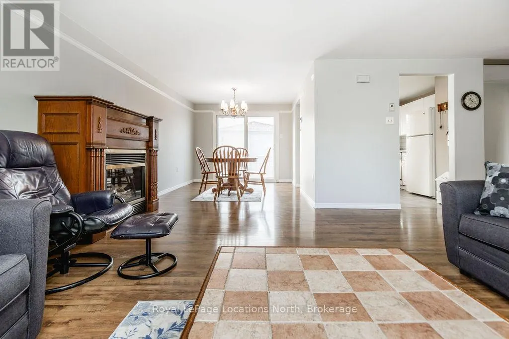 677 BAYVIEW DRIVE