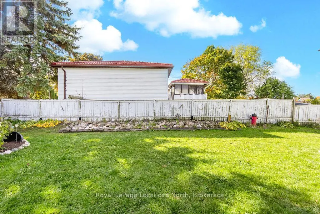 677 BAYVIEW DRIVE