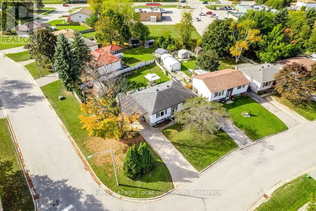 677 BAYVIEW DRIVE
