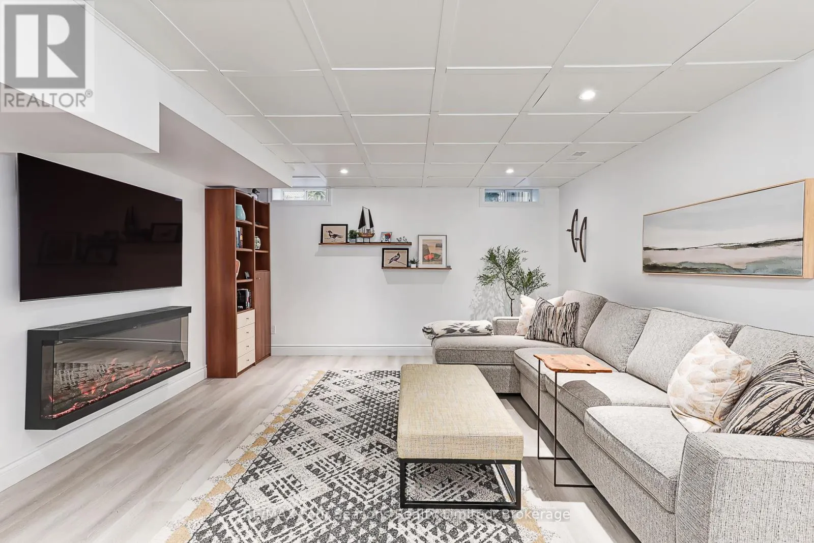 2 CALLARY CRESCENT