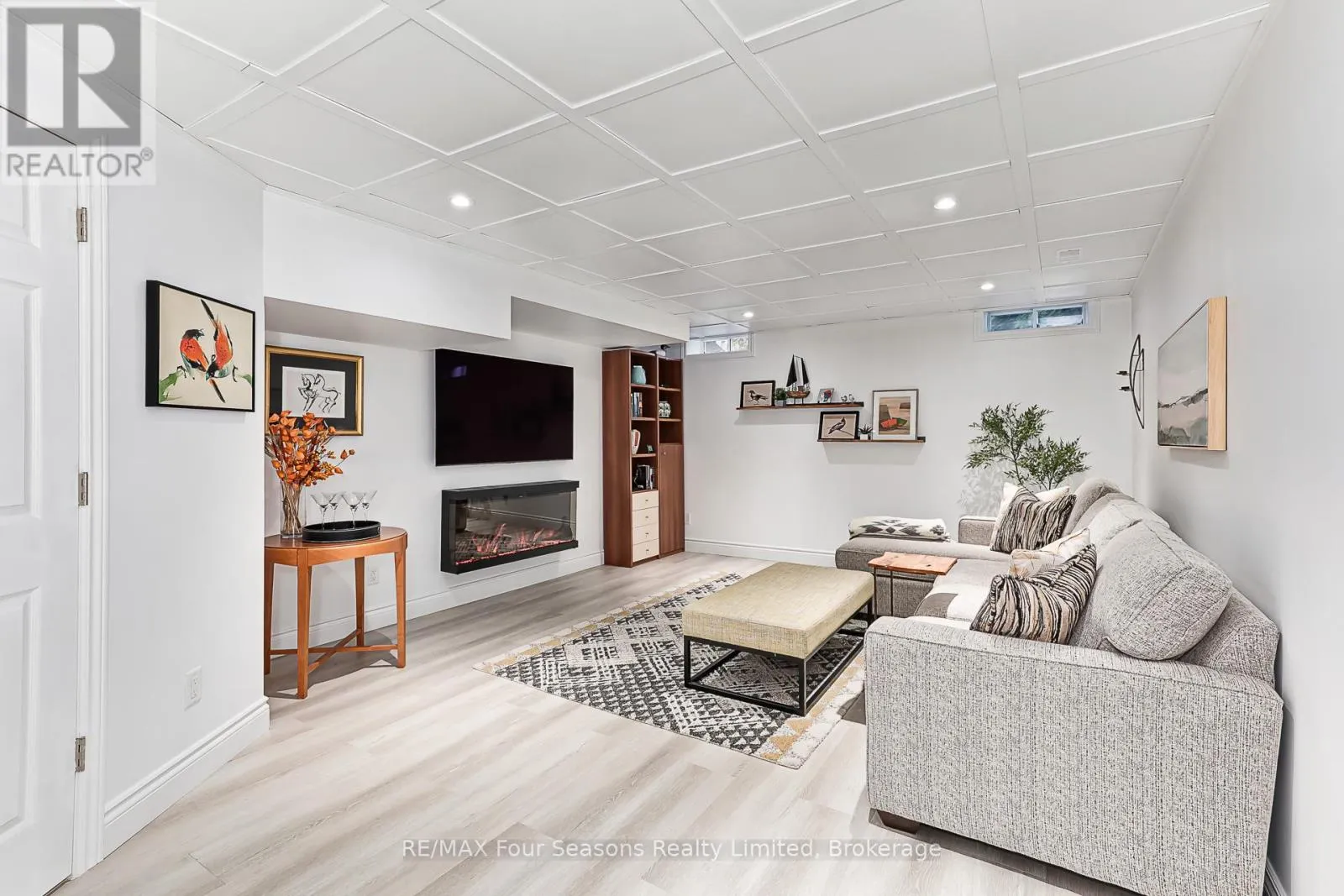 2 CALLARY CRESCENT