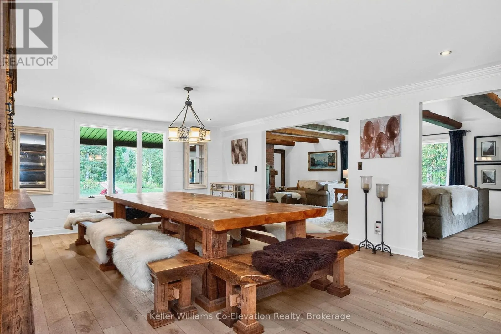 1076 BEAVER LANE